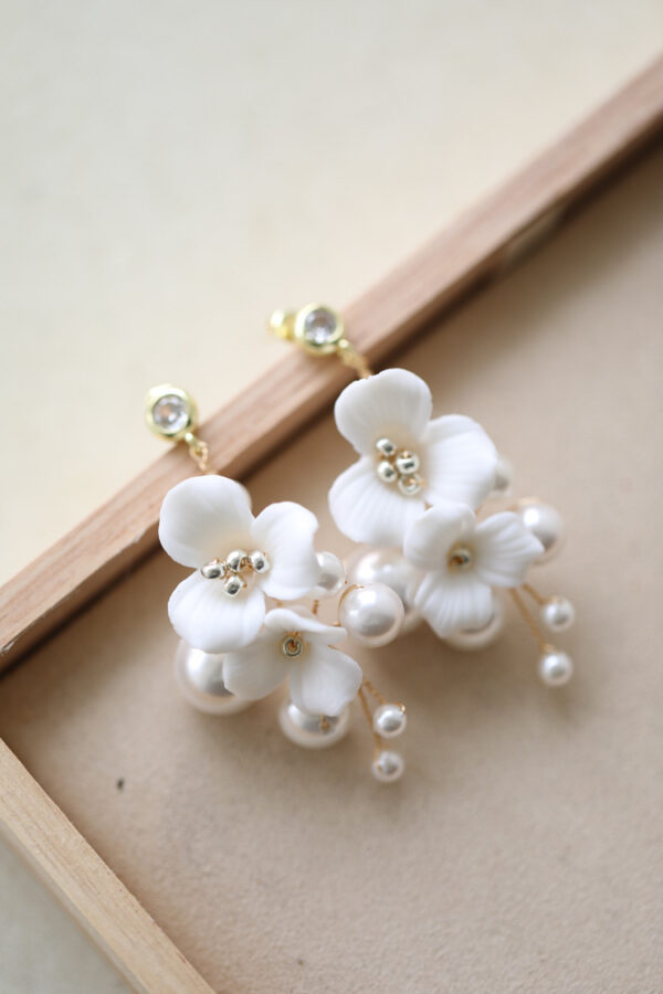 Ceramic Flower Pearl Embellished Bridal Hairpin Hair Plug Simple Hair Accessories - Image 3